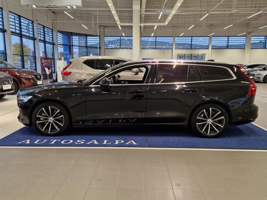 VOLVO V60 2024