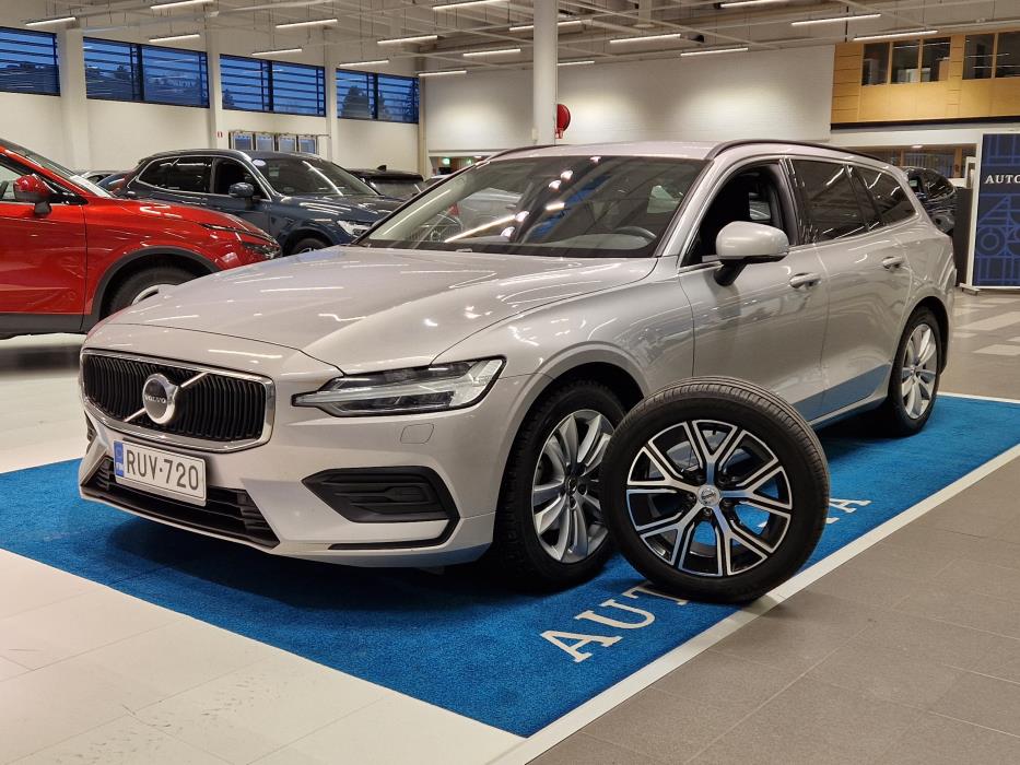 VOLVO V60 2023