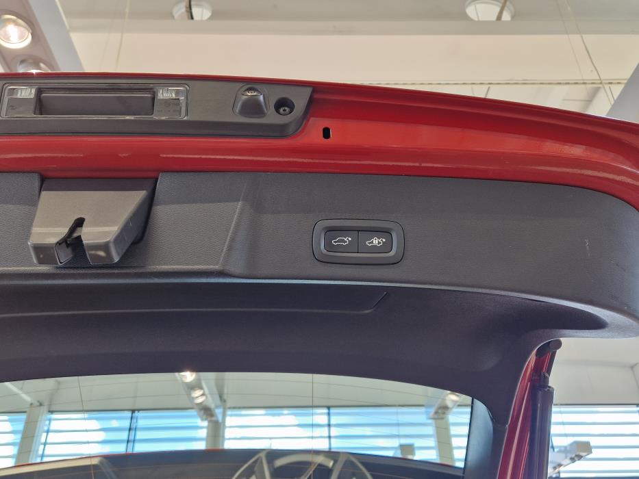 VOLVO XC40 2024