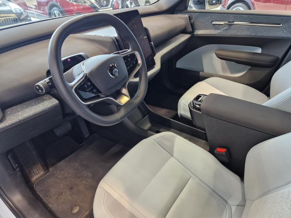 VOLVO EX30 2025