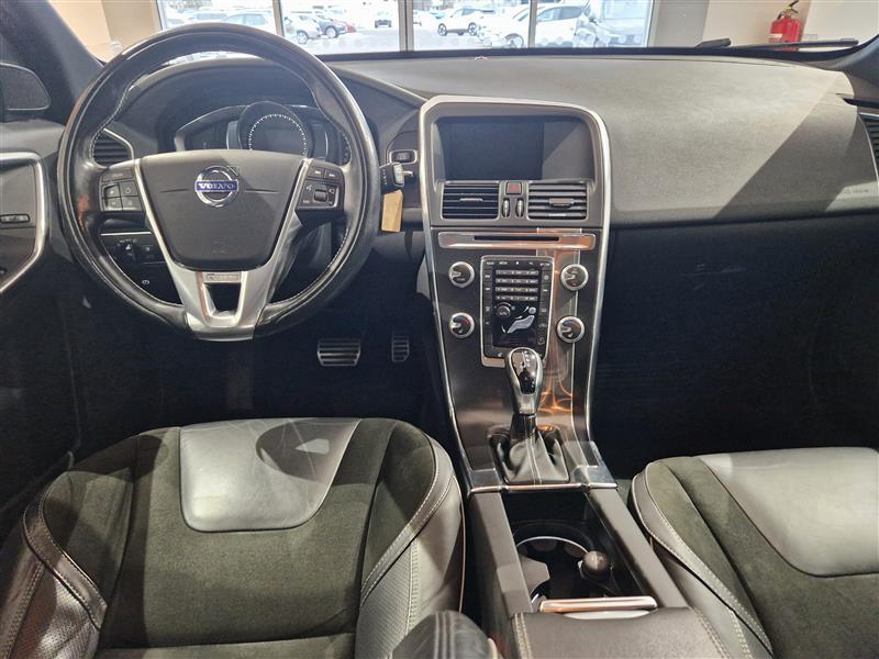VOLVO XC60 2017