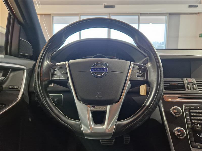 VOLVO XC60 2017