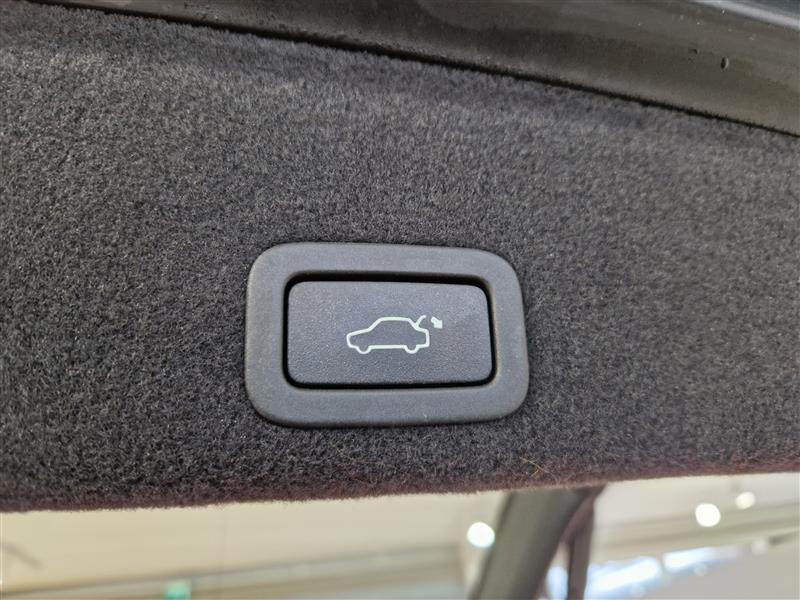 VOLVO XC60 2017