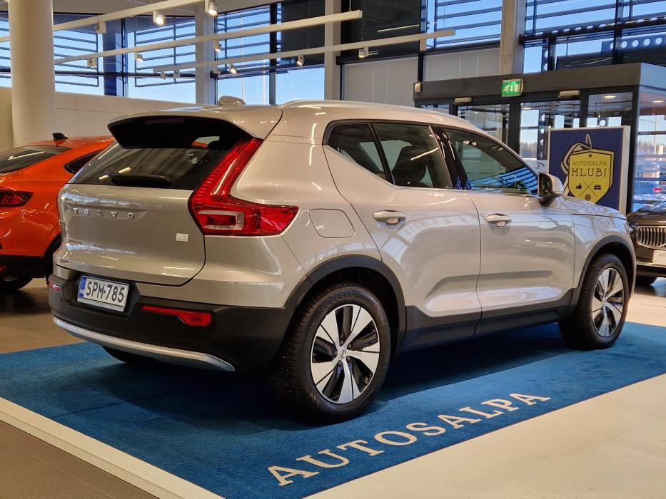 VOLVO XC40 2024