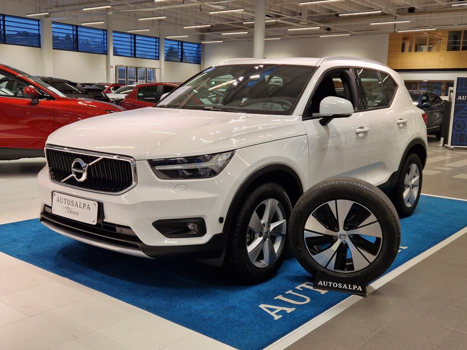 VOLVO XC40 2022