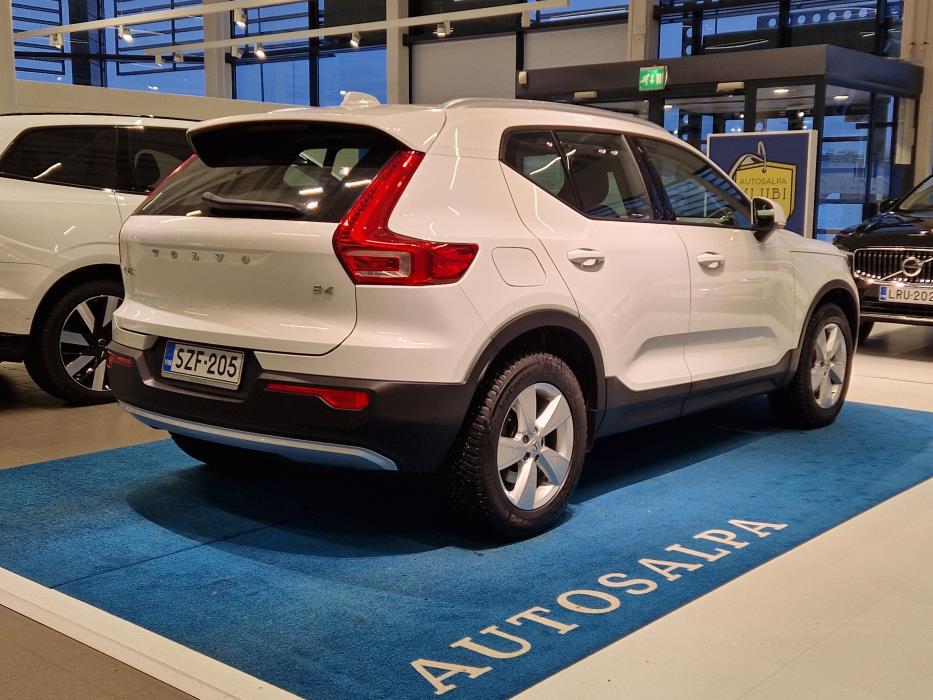 VOLVO XC40 2022