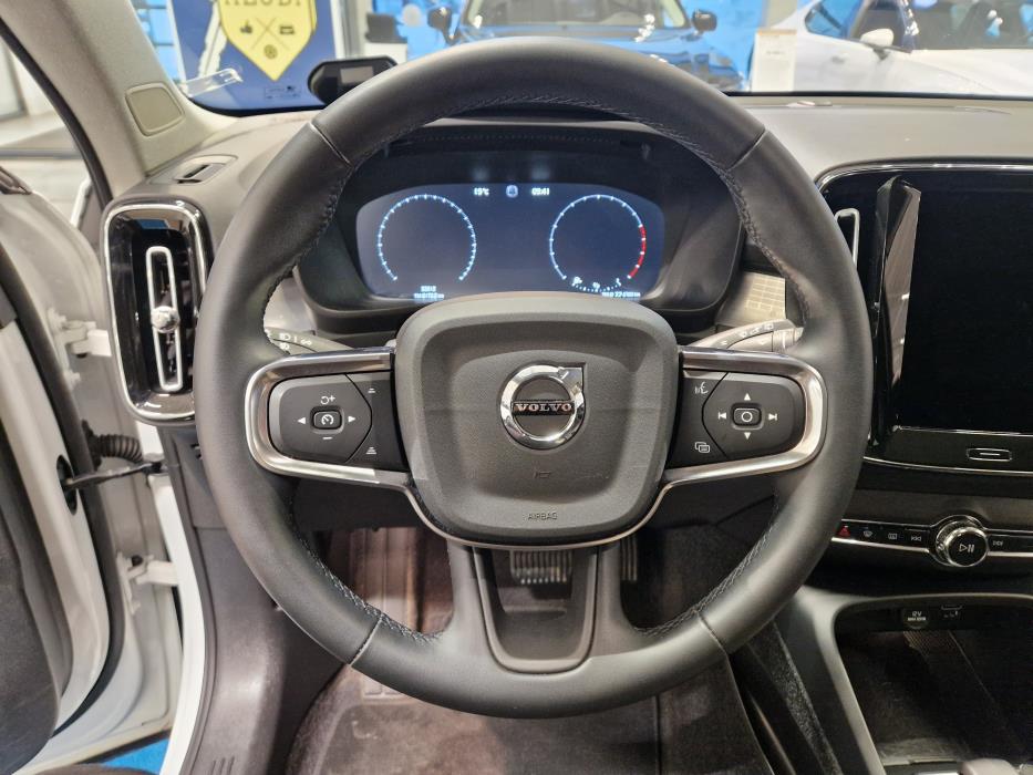VOLVO XC40 2022