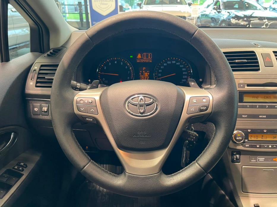 TOYOTA Avensis 2010