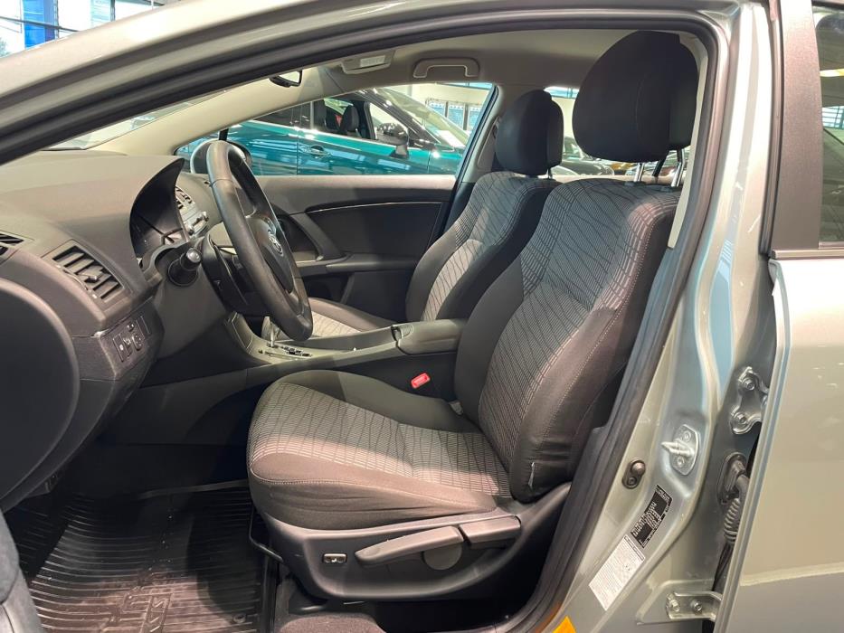 TOYOTA Avensis 2010