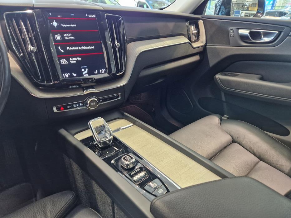 VOLVO XC60 2021