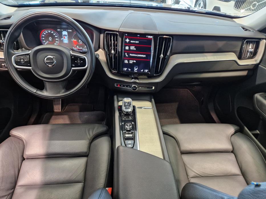 VOLVO XC60 2021