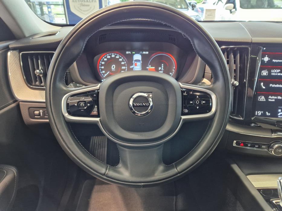 VOLVO XC60 2021
