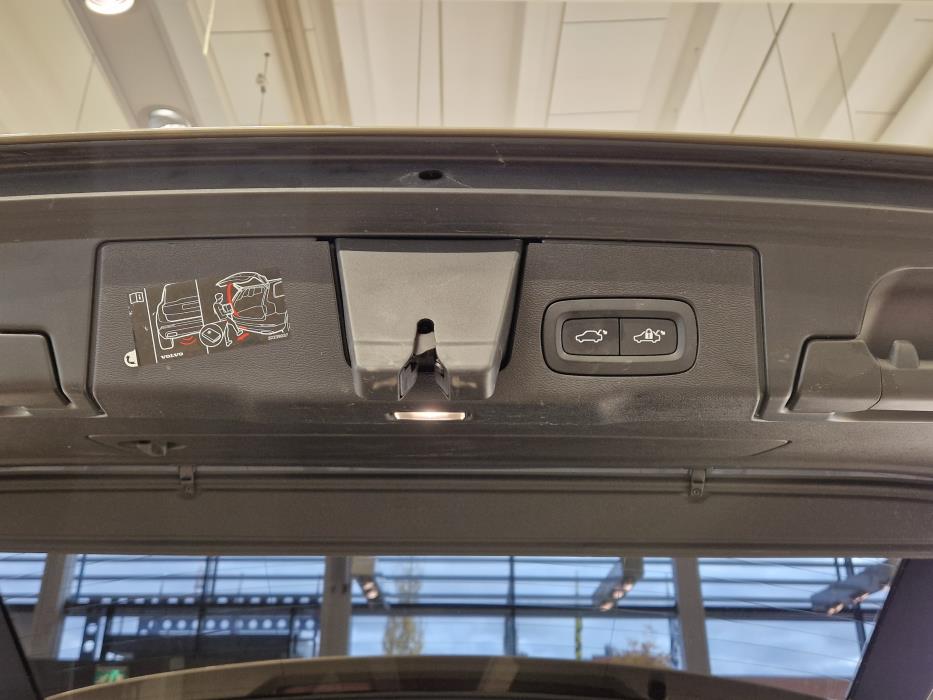 VOLVO XC60 2021