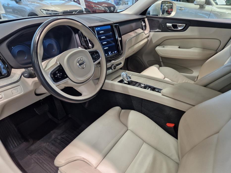 VOLVO XC60 2021