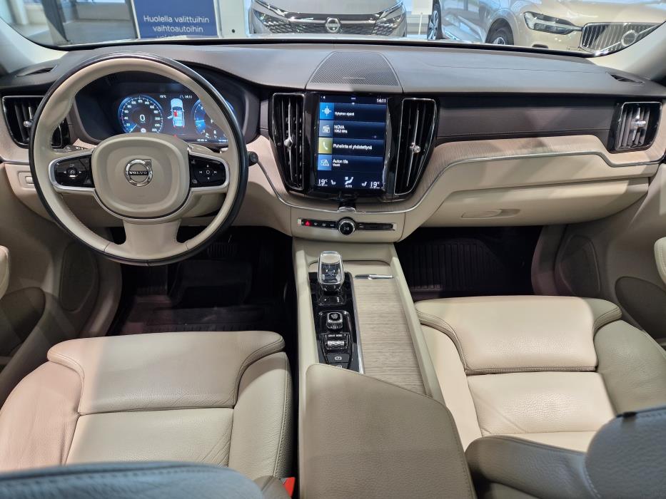 VOLVO XC60 2021