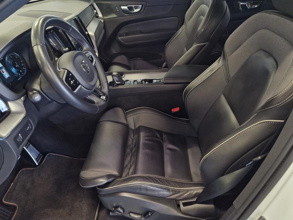 VOLVO XC60 2020