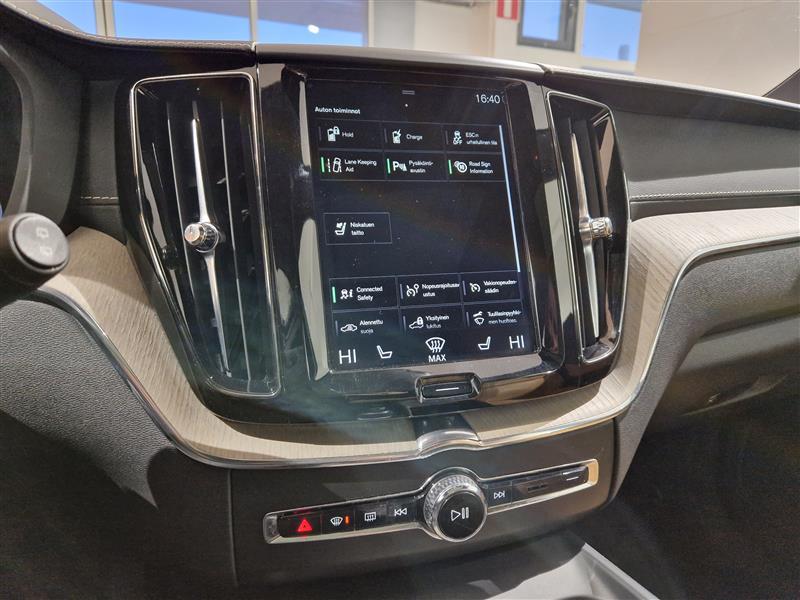 VOLVO XC60 2019