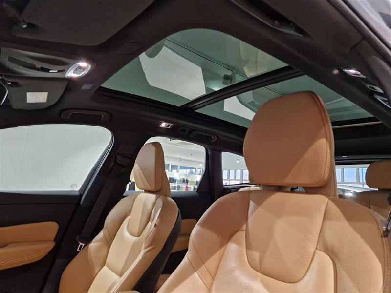 VOLVO XC60 2019