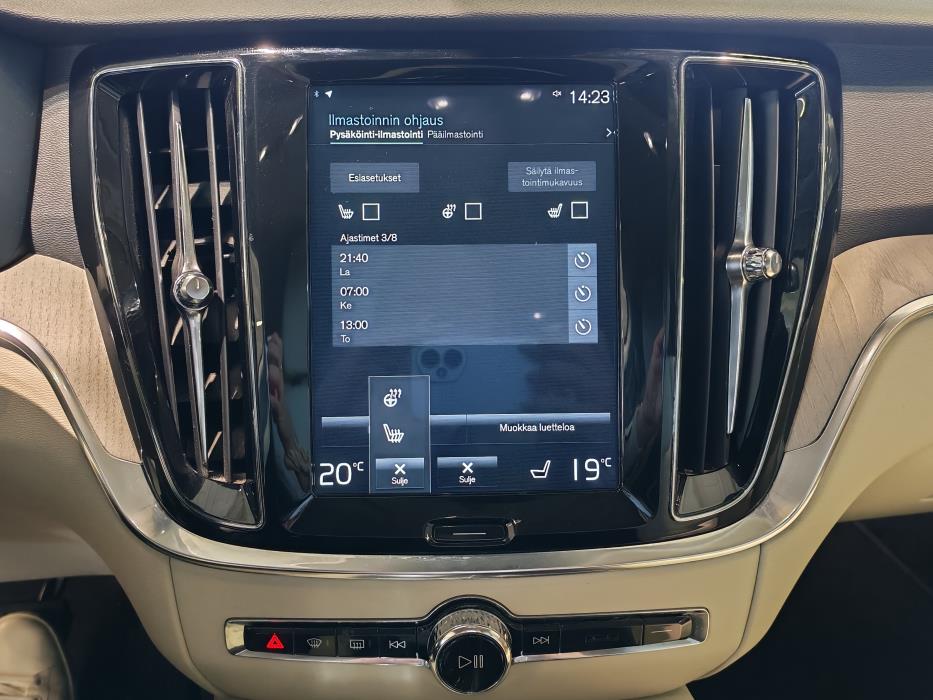 VOLVO V60 2020
