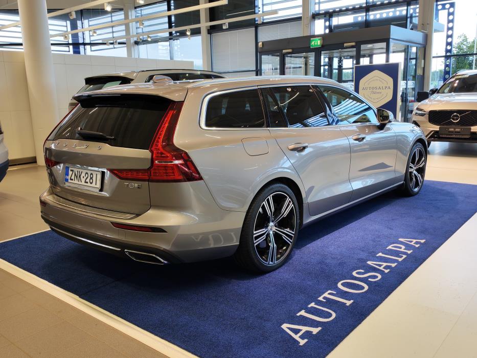 VOLVO V60 2020