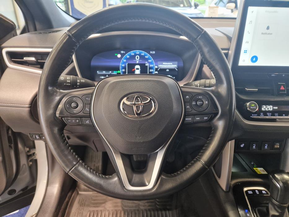 TOYOTA Corolla Cross 2023