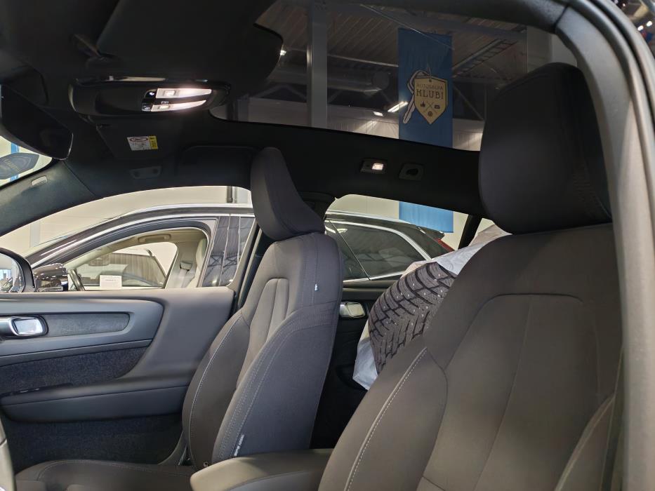 VOLVO C40 2023