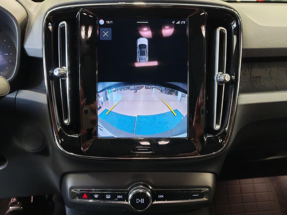 VOLVO C40 2023