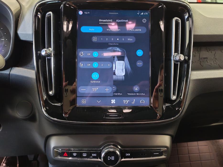 VOLVO C40 2023