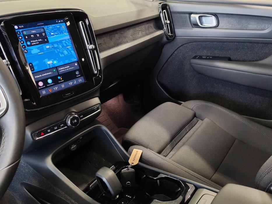 VOLVO C40 2023