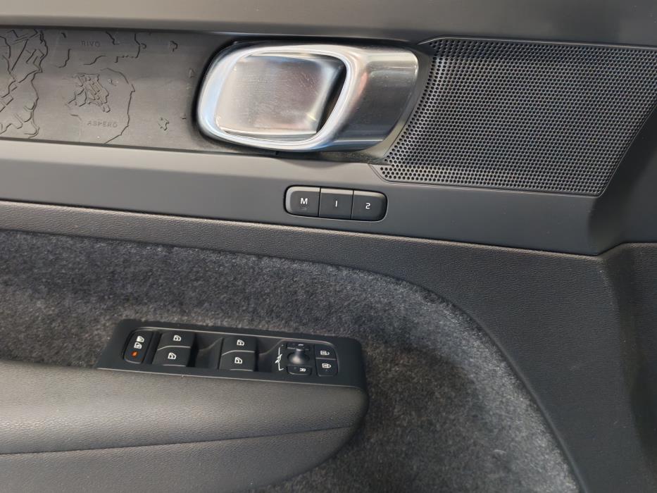 VOLVO C40 2023