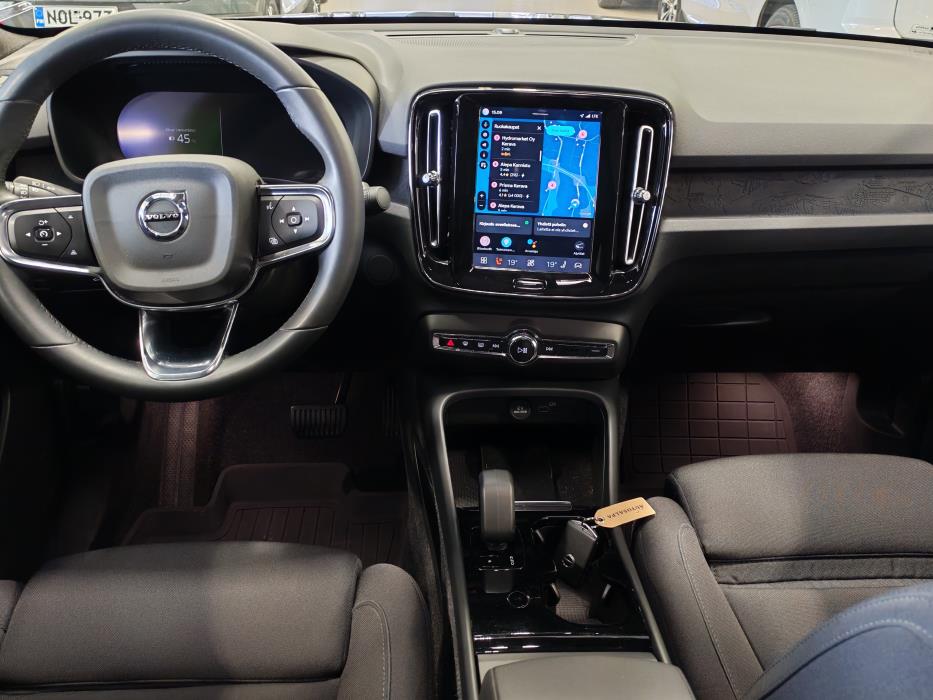 VOLVO C40 2023