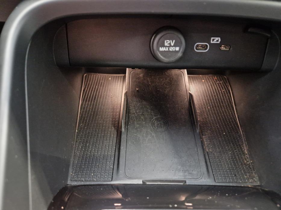 VOLVO XC40 2024