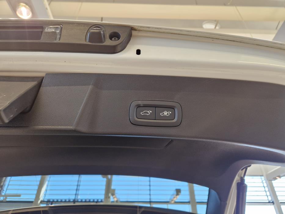 VOLVO XC40 2024