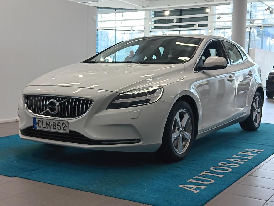 VOLVO V40 2018
