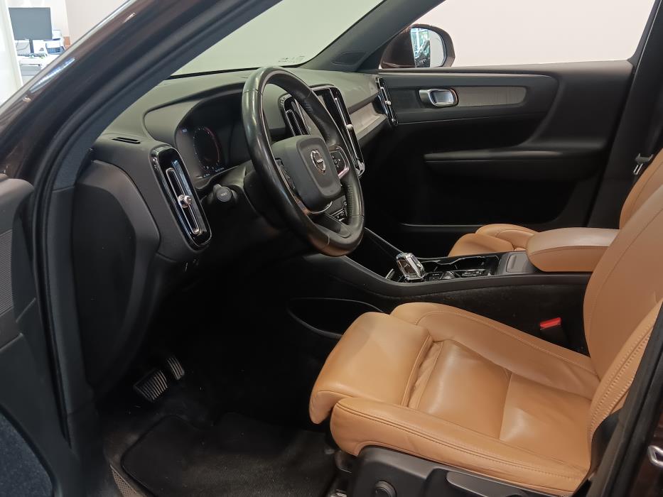 VOLVO XC40 2019