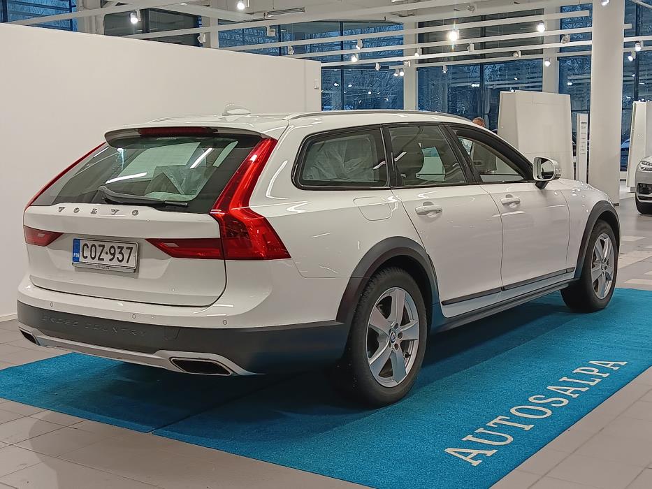 VOLVO V90 Cross Country 2018