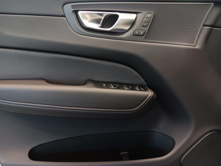 VOLVO XC60 2021
