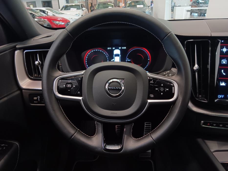 VOLVO XC60 2021