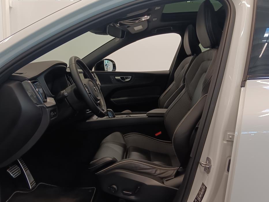 VOLVO XC60 2021