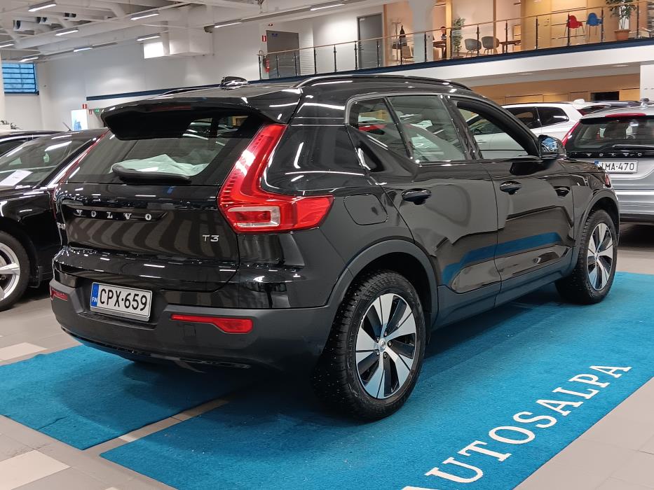 VOLVO XC40 2022