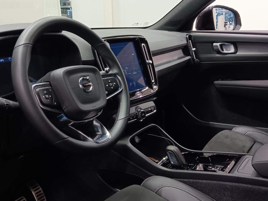 VOLVO XC40 2022