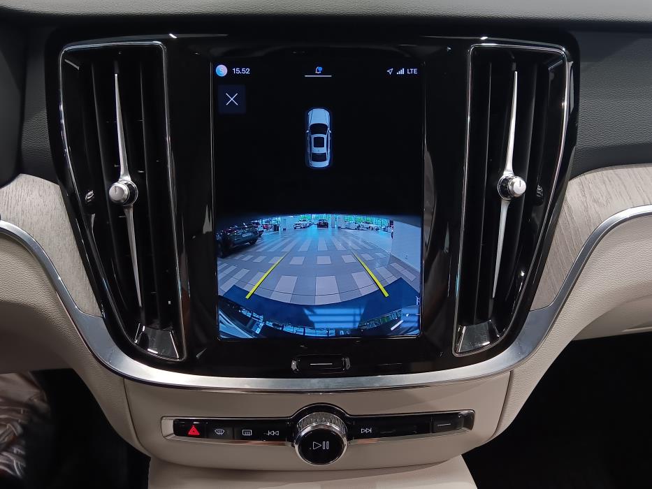 VOLVO S60 2023