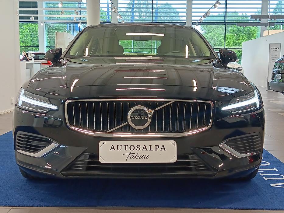 VOLVO S60 2023