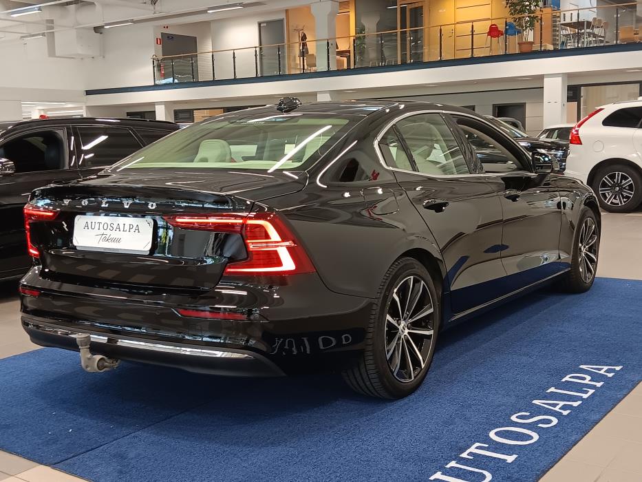 VOLVO S60 2023