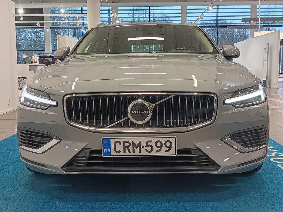 VOLVO V60 2024