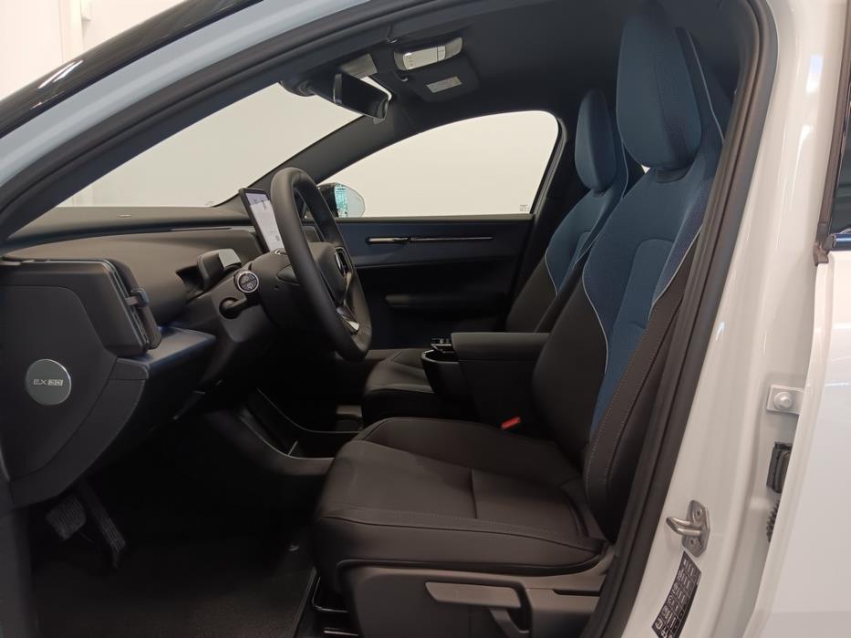 VOLVO EX30 2024