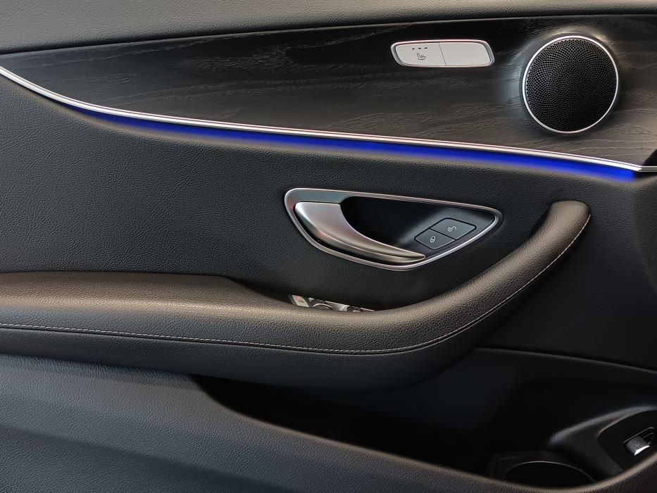 MERCEDES-BENZ E 2023