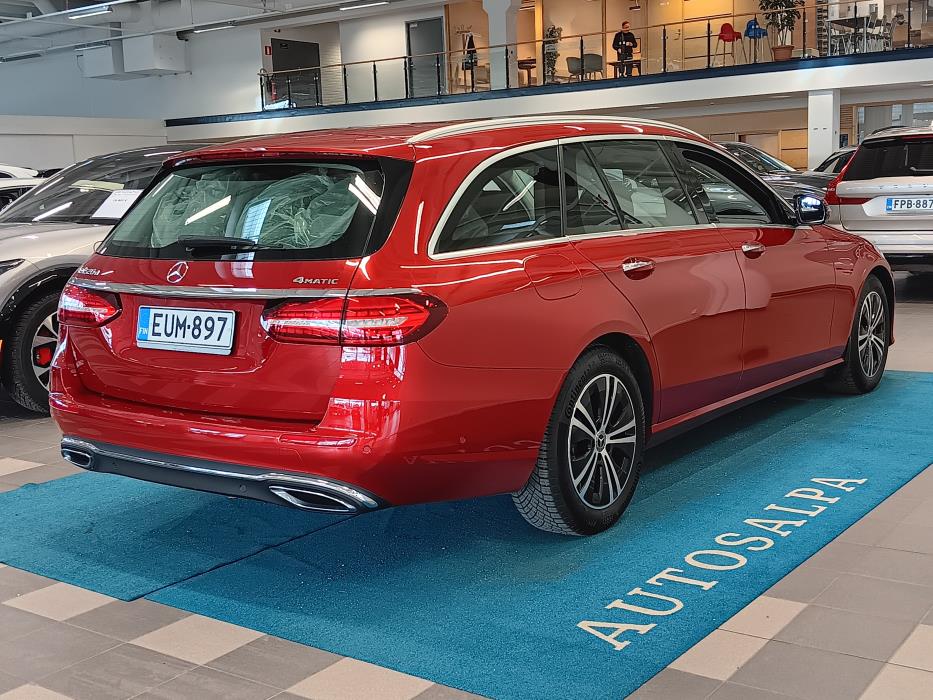 MERCEDES-BENZ E 2023