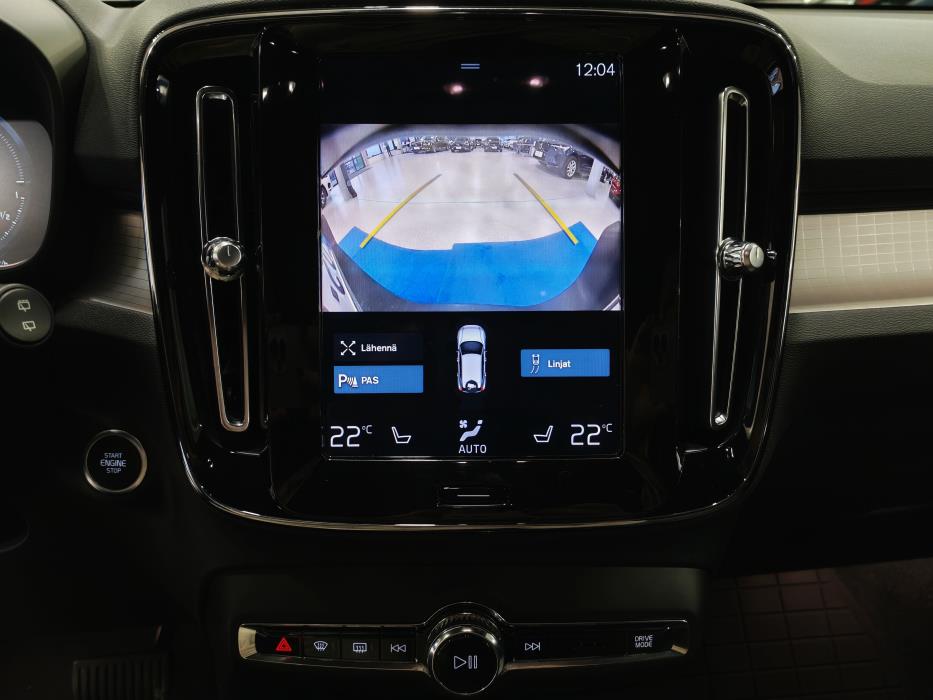 VOLVO XC40 2024