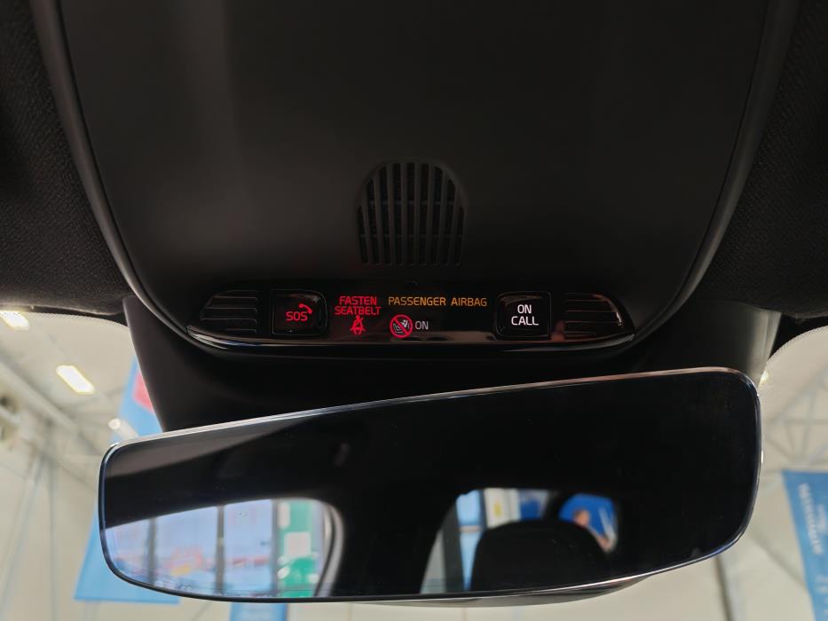 VOLVO XC40 2024